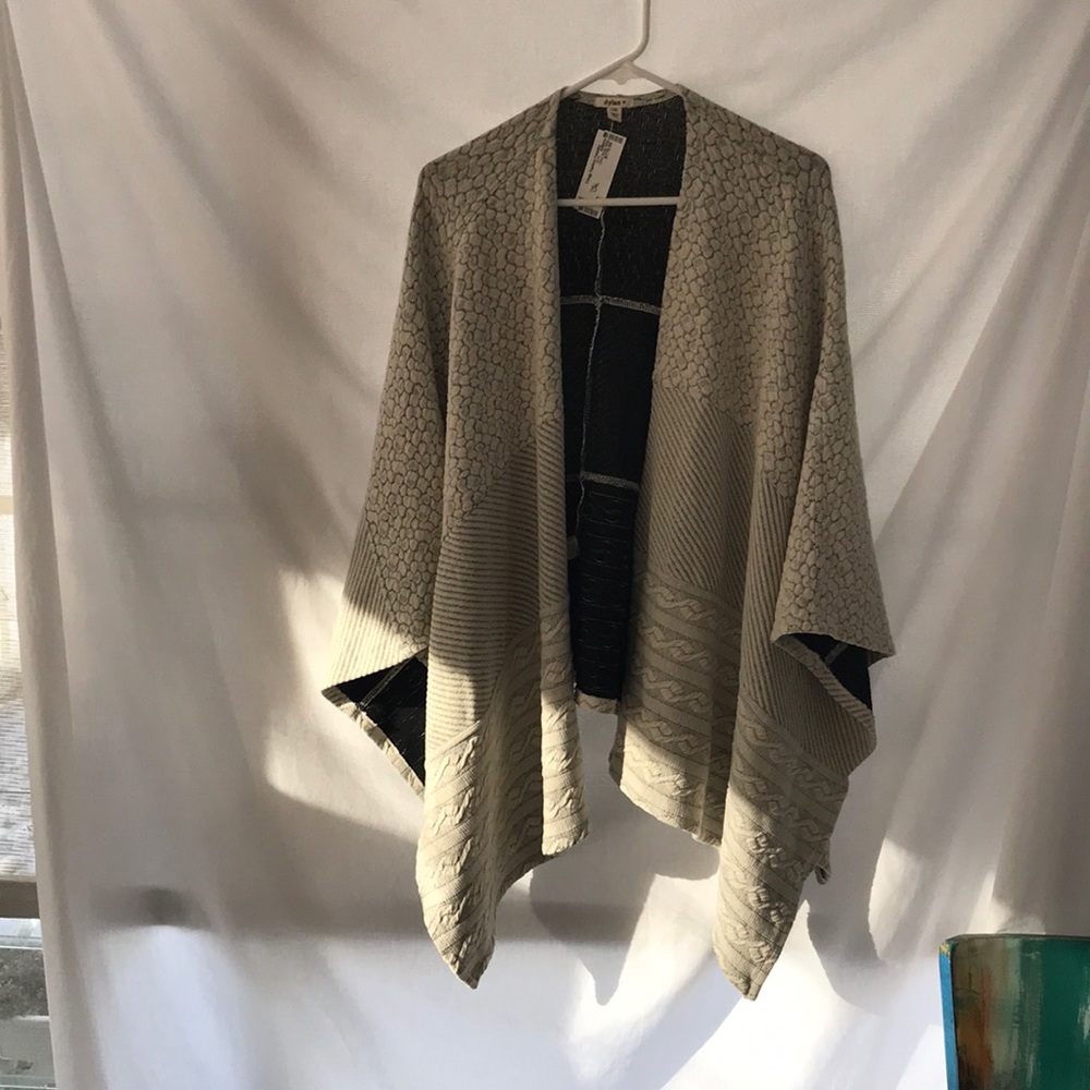Dylan Beautiful textured shawl